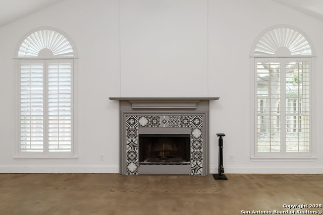 Image 8 of 18 For 942 Lightstone