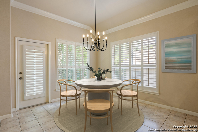 Listing photo id 8 for 36 Silverhorn