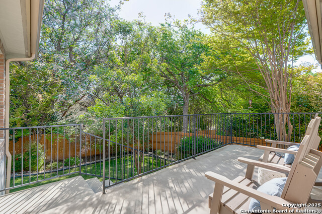 Listing photo id 19 for 36 Silverhorn