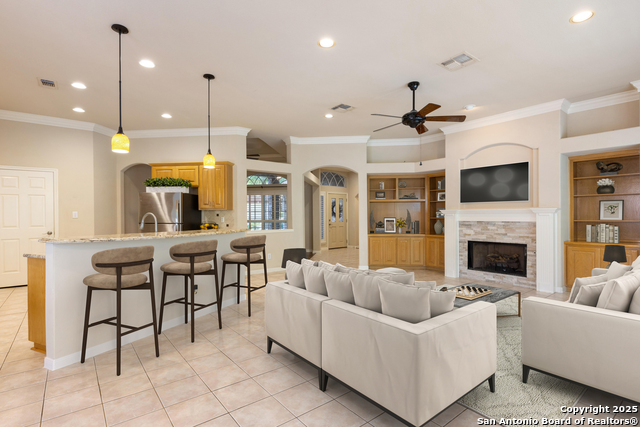 Listing photo id 5 for 36 Silverhorn