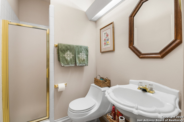 Image 33 of 49 For 8519 Alydar Cir