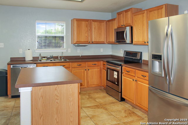 Listing photo id 8 for 7527 Escada Crest