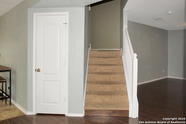 Listing photo id 14 for 7527 Escada Crest