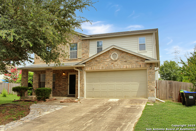 Listing photo id 0 for 7527 Escada Crest