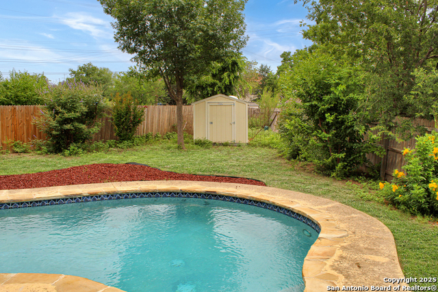 Listing photo id 31 for 7527 Escada Crest