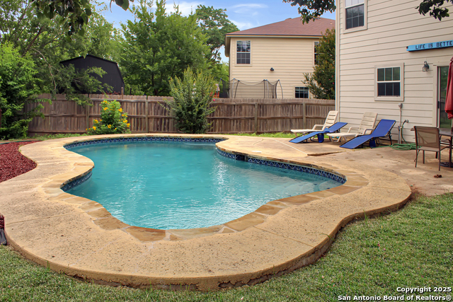 Listing photo id 33 for 7527 Escada Crest