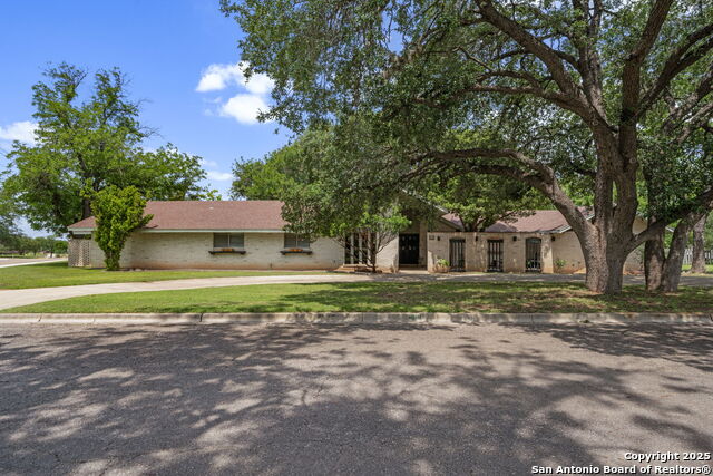 Details for 11 El Norte Circle, Uvalde, TX 78801