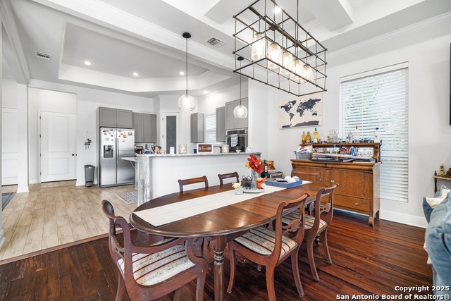 Listing photo id 10 for 1219 Olive