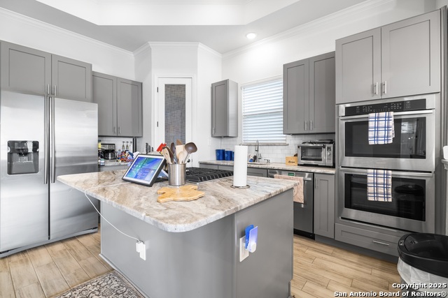 Listing photo id 12 for 1219 Olive