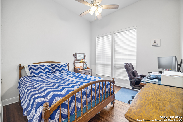 Listing photo id 20 for 1219 Olive