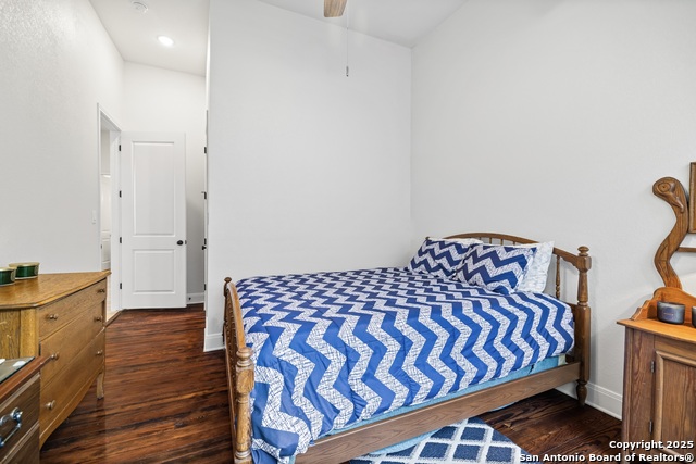 Listing photo id 21 for 1219 Olive