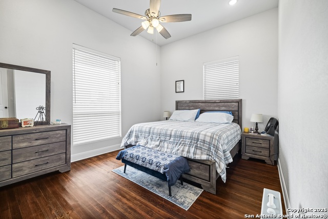 Listing photo id 27 for 1219 Olive