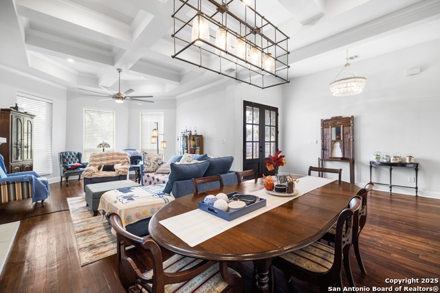 Listing photo id 5 for 1219 Olive