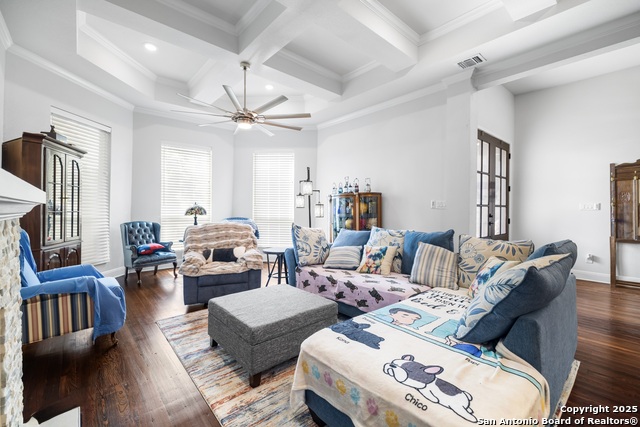 Listing photo id 6 for 1219 Olive