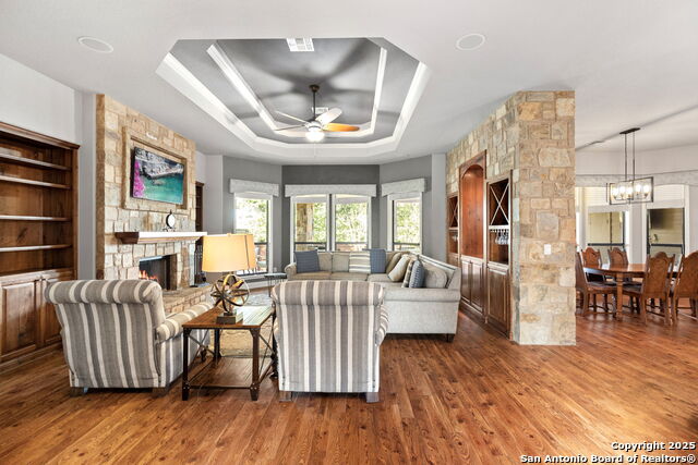 Listing photo id 8 for 2299 Sun Chase