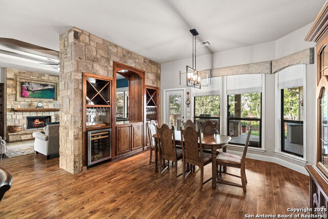 Listing photo id 9 for 2299 Sun Chase