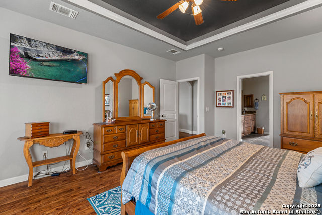 Listing photo id 17 for 2299 Sun Chase