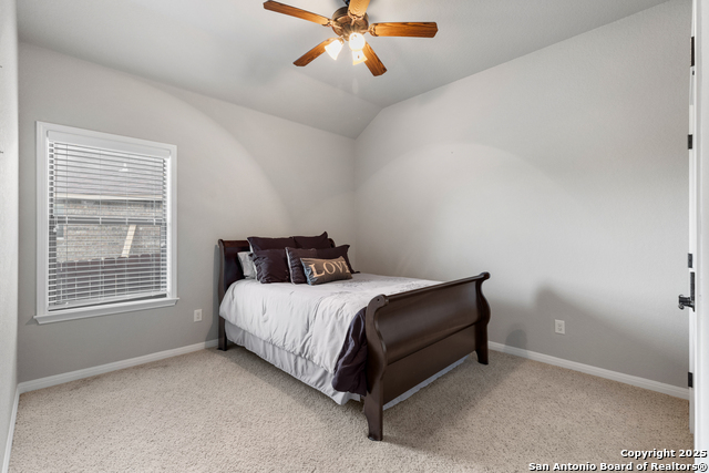 Listing photo id 22 for 2299 Sun Chase