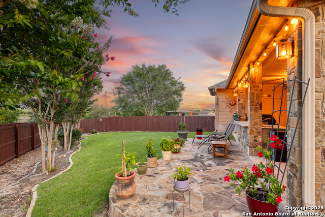 Listing photo id 27 for 2299 Sun Chase