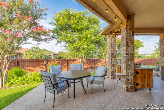 Listing photo id 34 for 2299 Sun Chase