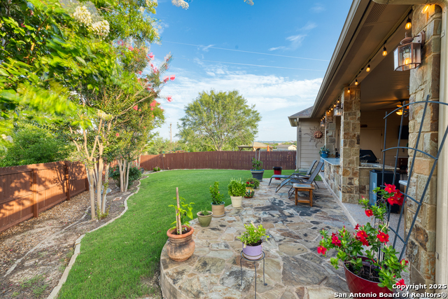 Listing photo id 36 for 2299 Sun Chase