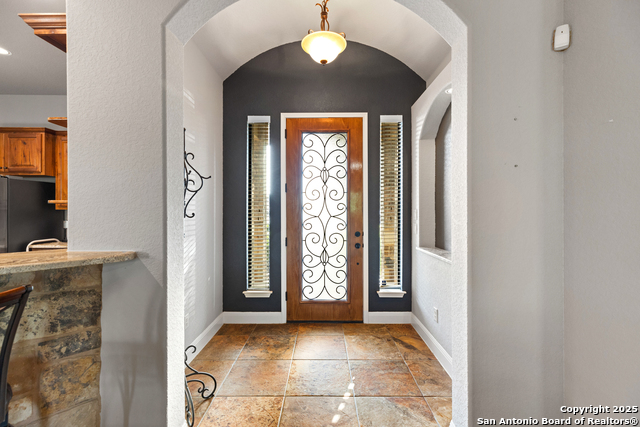 Listing photo id 4 for 2299 Sun Chase