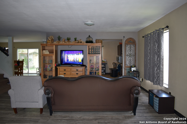 Listing photo id 0 for 8328 Morning Grove