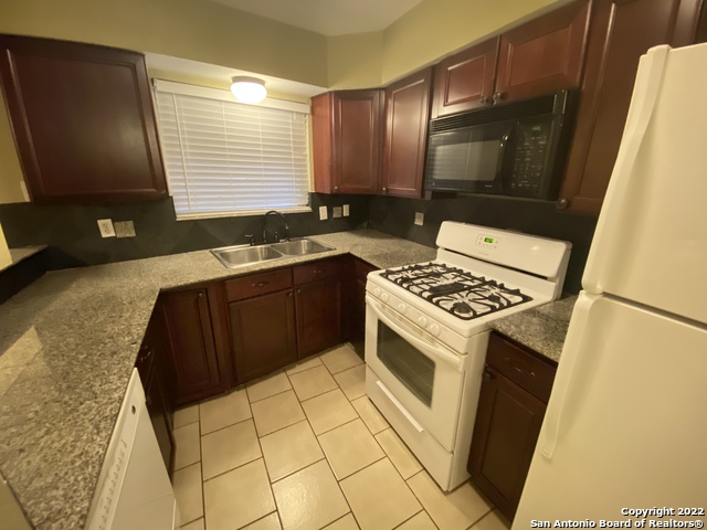 Image 3 of 9 For 211 Natalen Ave  204
