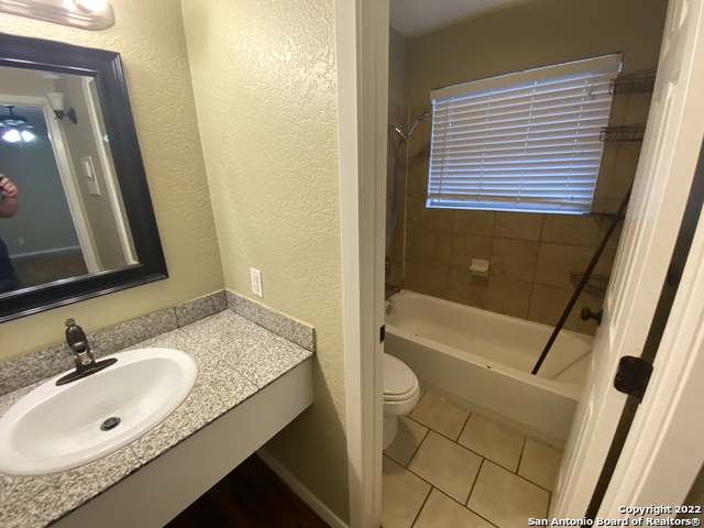 Image 5 of 9 For 211 Natalen Ave  204