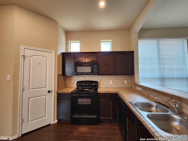 Image 8 of 22 For 305 Rosalie Dr