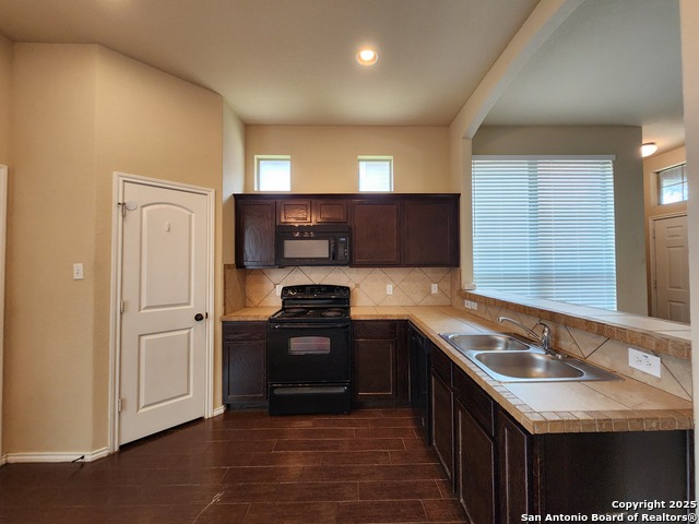 Image 9 of 22 For 305 Rosalie Dr