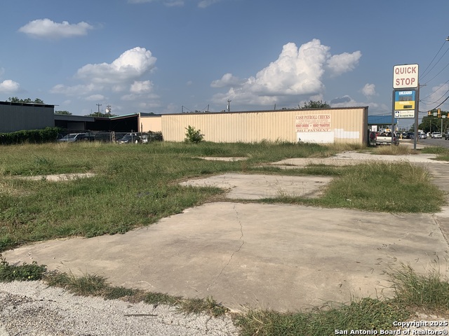 Image 4 of 6 For 124 Kingsbury W