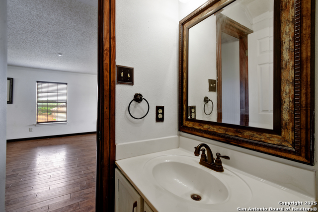 Image 22 of 35 For 16624 Blanco Ky