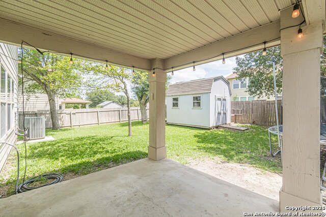 Listing photo id 20 for 609 San Augustine