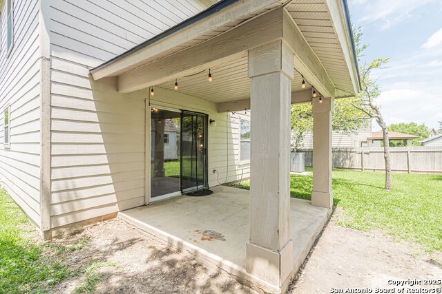 Listing photo id 23 for 609 San Augustine