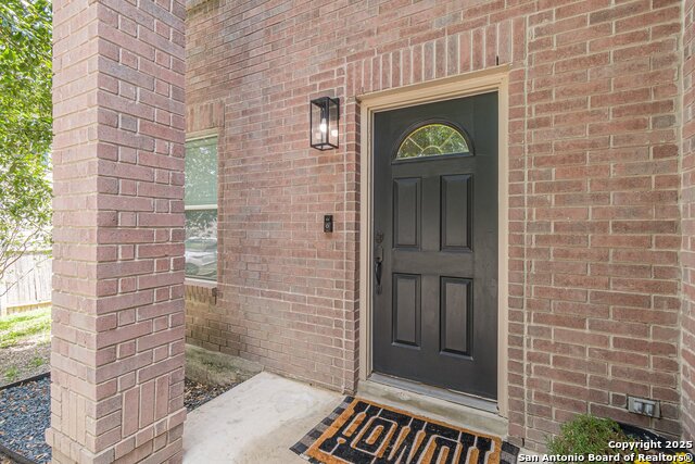 Listing photo id 1 for 609 San Augustine