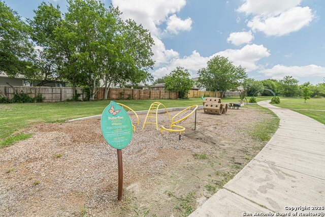 Listing photo id 28 for 609 San Augustine