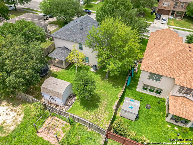 Listing photo id 30 for 609 San Augustine