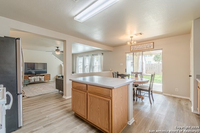 Listing photo id 6 for 609 San Augustine