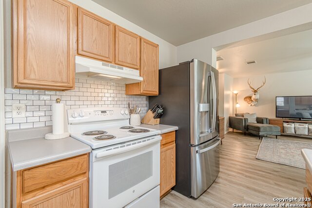 Listing photo id 7 for 609 San Augustine