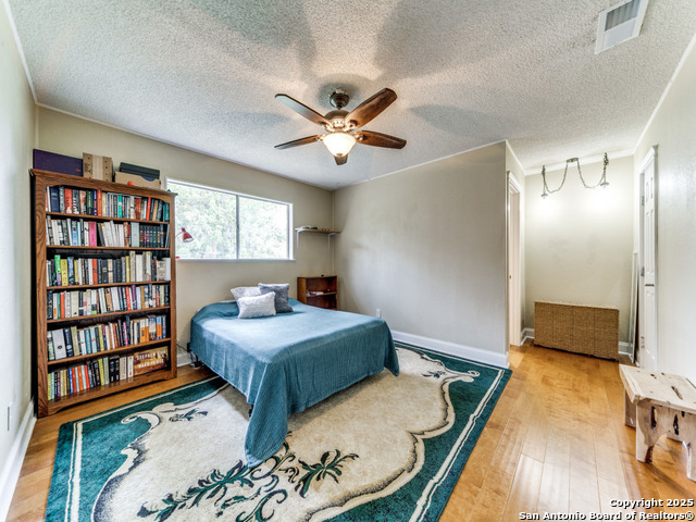 Image 17 of 25 For 6802 Forest Haven S