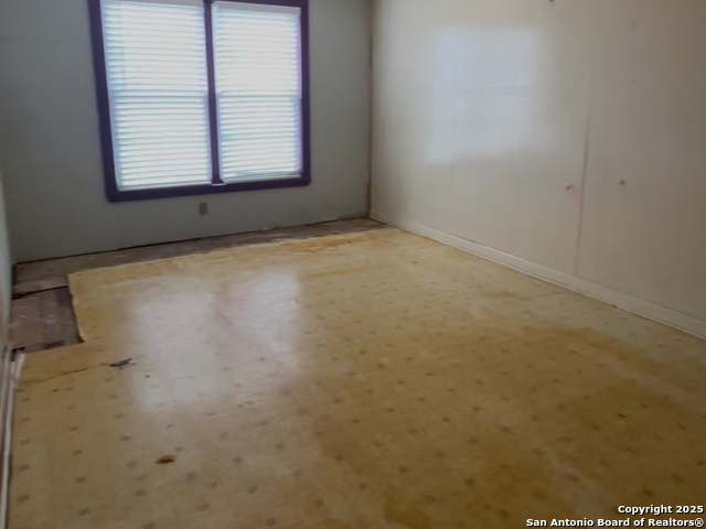 Image 4 of 4 For 726 Avenue L