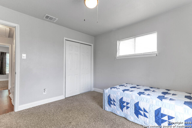 Listing photo id 14 for 630 Glamis Ave
