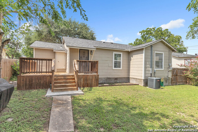 Listing photo id 19 for 630 Glamis Ave