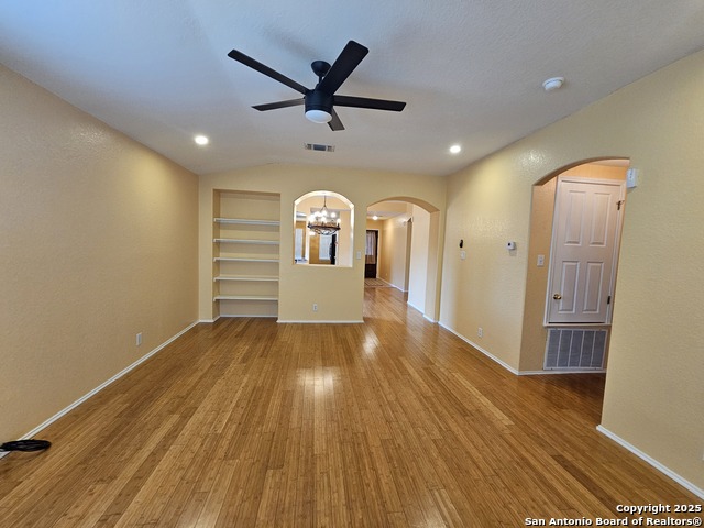 Listing photo id 10 for 8502 Chickasaw