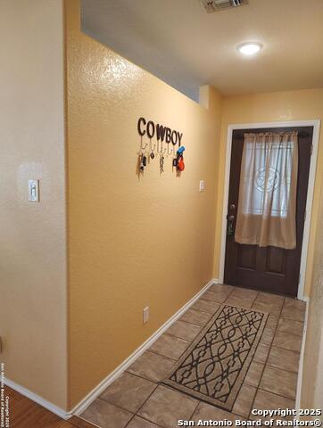 Listing photo id 0 for 8502 Chickasaw