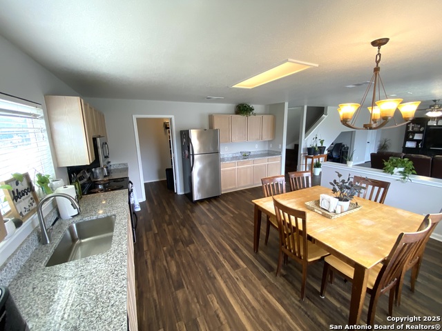 Listing photo id 15 for 6802 Knights