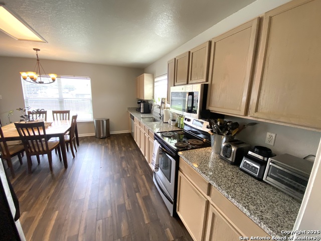 Listing photo id 20 for 6802 Knights