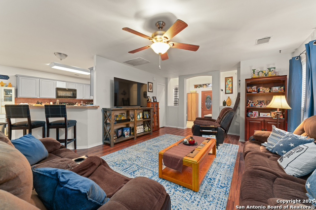 Image 4 of 29 For 122 Rimdale  