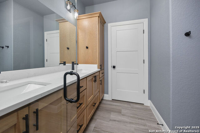 Listing photo id 11 for 228 Triple R